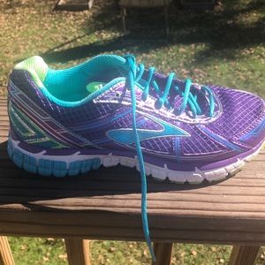 Women’s Brooks